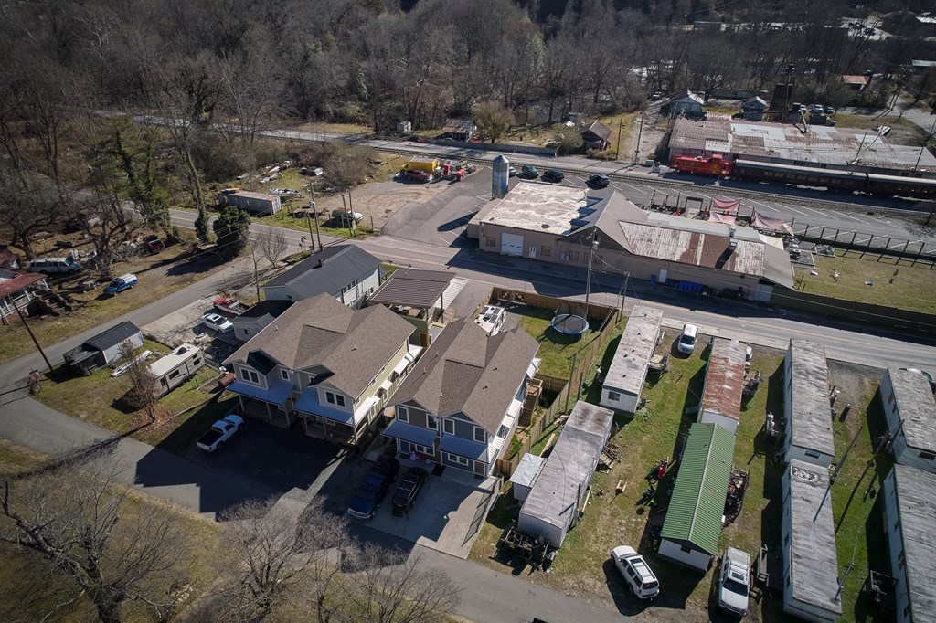 104 Church Ave