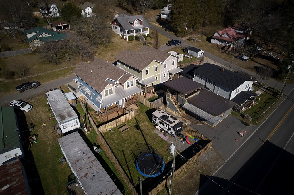 104 Church Ave