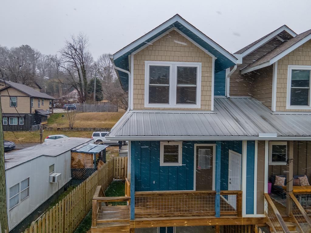 104 Church Ave