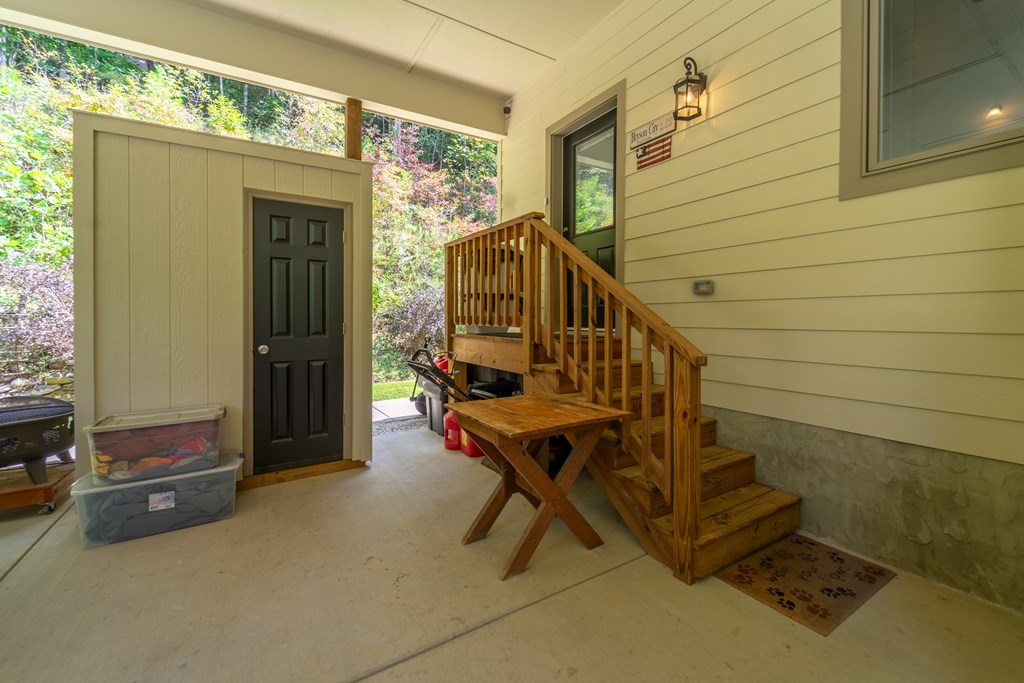 92 Sterling Lane