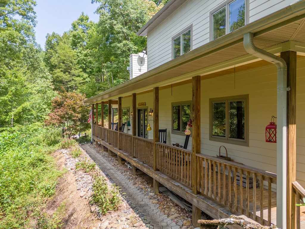 92 Sterling Lane