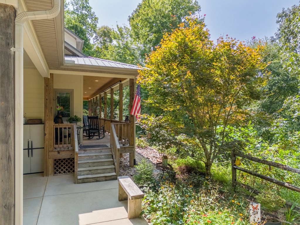 92 Sterling Lane