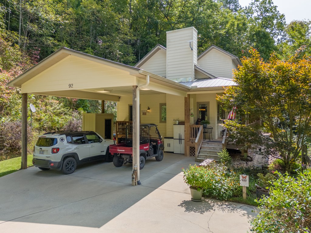 92 Sterling Lane