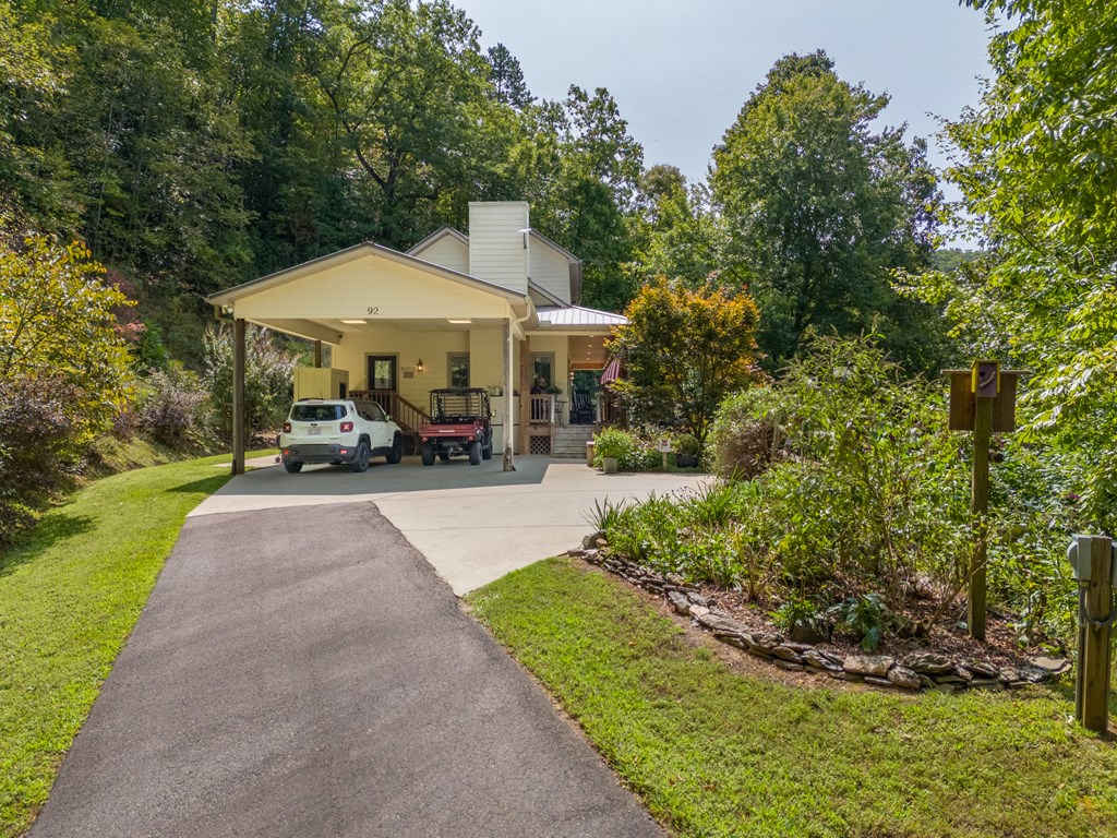 92 Sterling Lane