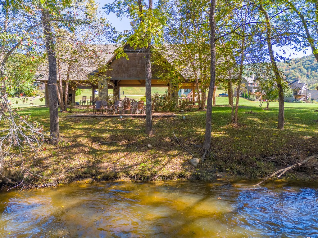 52 Grayling Dr