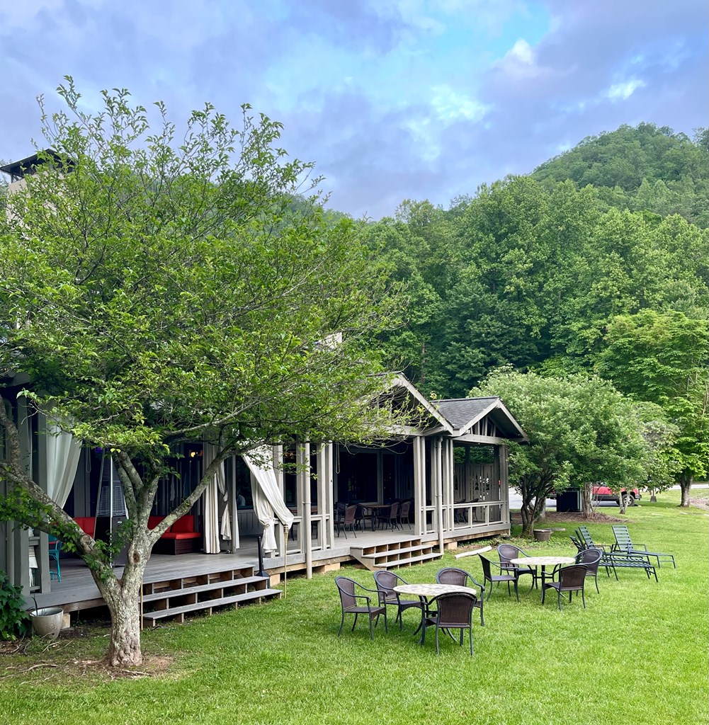 180 Valley Lane