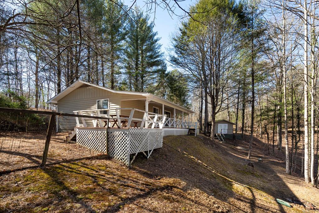 121 Brittany Pointe