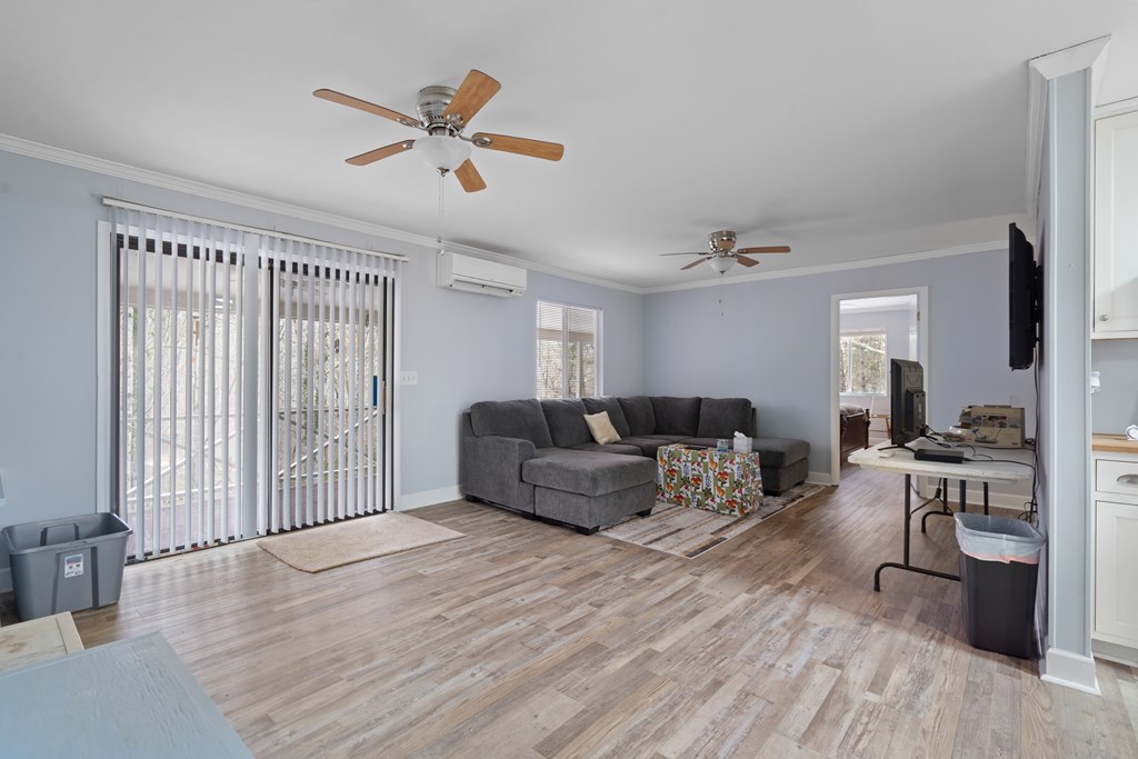 121 Brittany Pointe