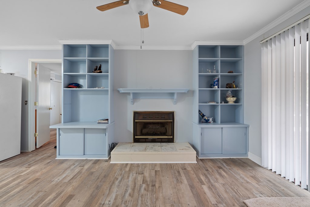 121 Brittany Pointe