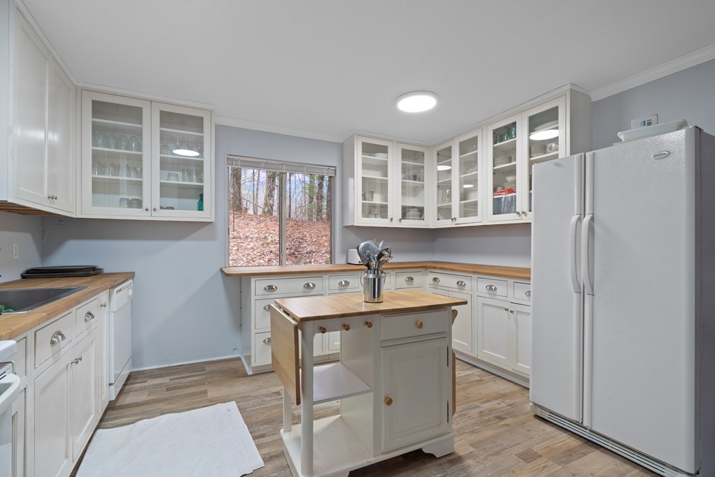 121 Brittany Pointe