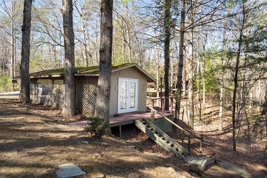 121 Brittany Pointe