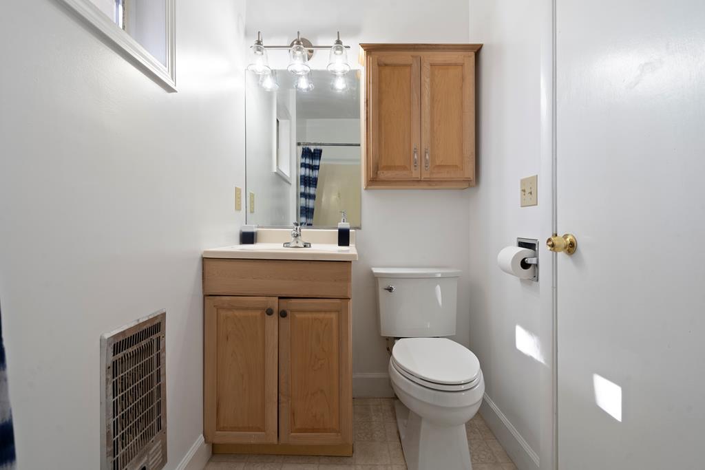 121 Brittany Pointe