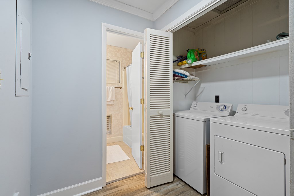 121 Brittany Pointe