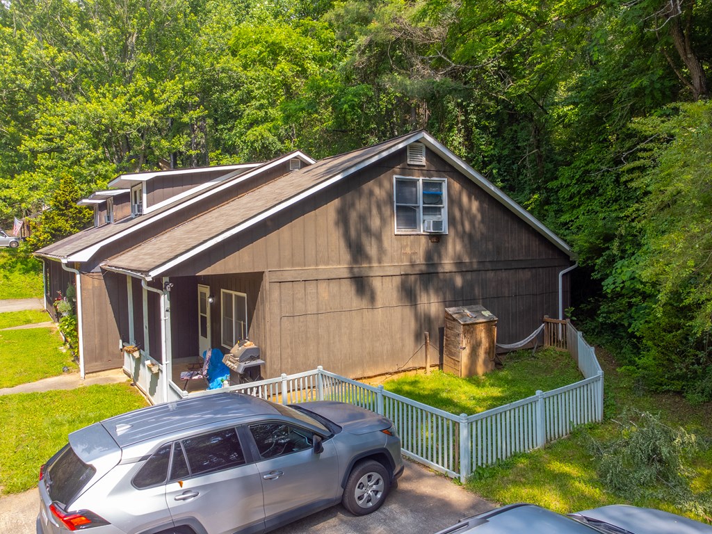 417 N Country Club Dr