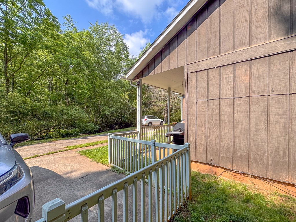 417 N Country Club Dr
