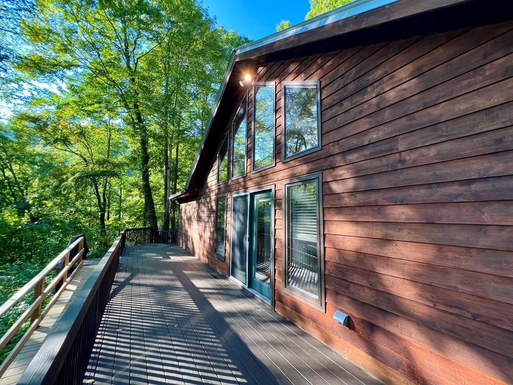 127 Whataview Drive