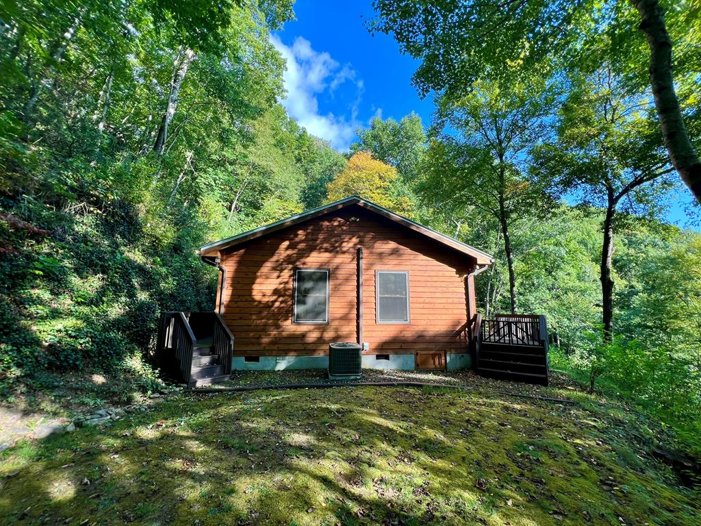 127 Whataview Drive