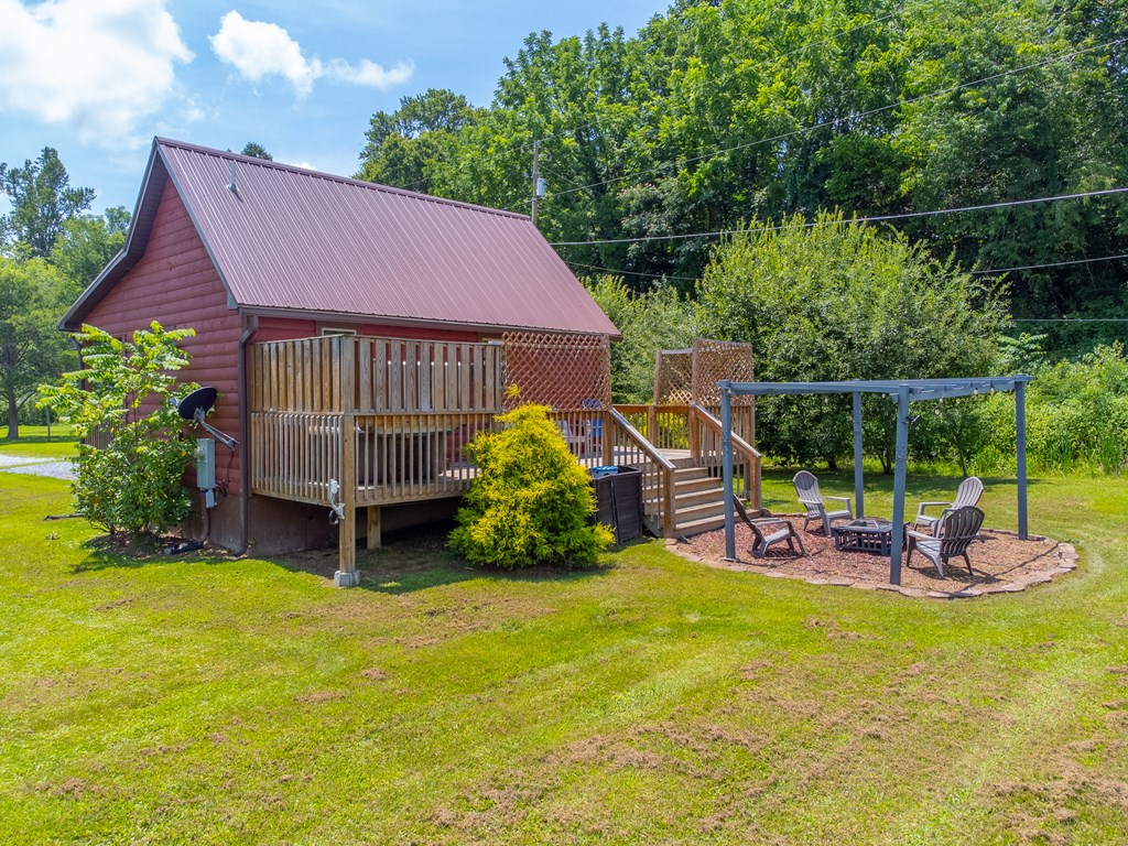 216 Toot Hollow Circle
