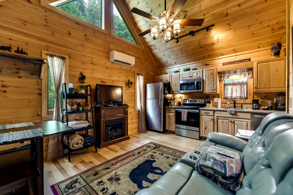 216 Toot Hollow Circle