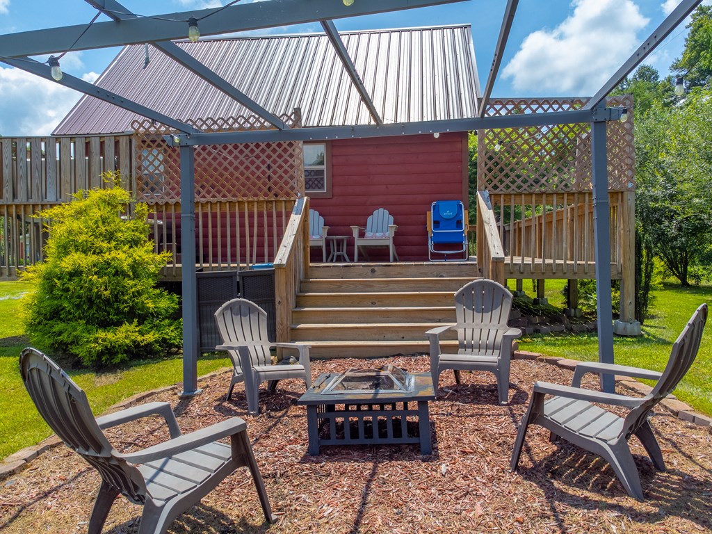 216 Toot Hollow Circle