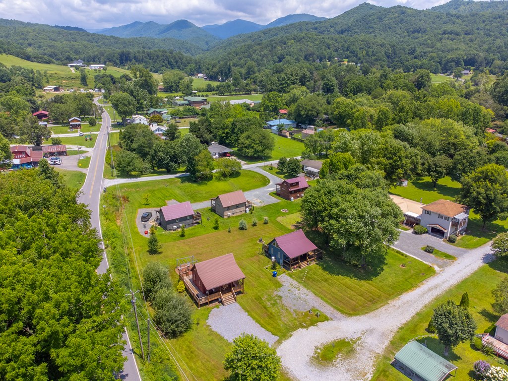 216 Toot Hollow Circle