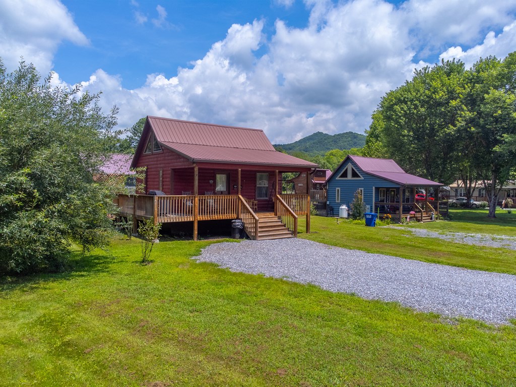 216 Toot Hollow Circle