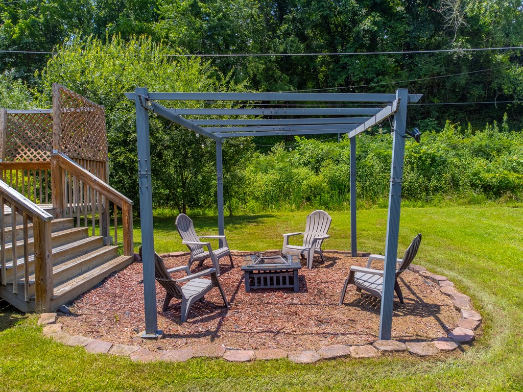 216 Toot Hollow Circle