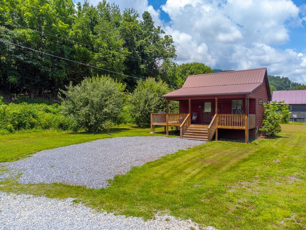 216 Toot Hollow Circle