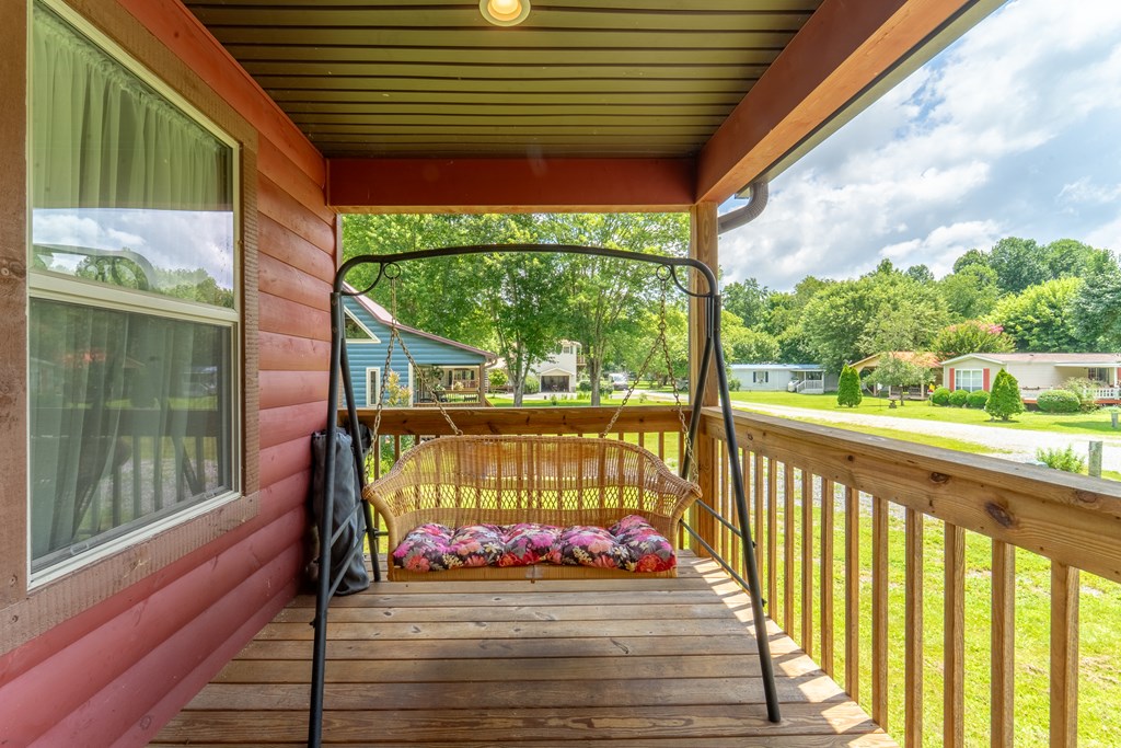 216 Toot Hollow Circle