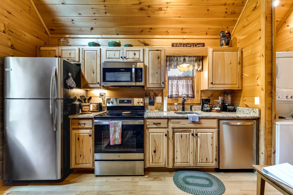 216 Toot Hollow Circle