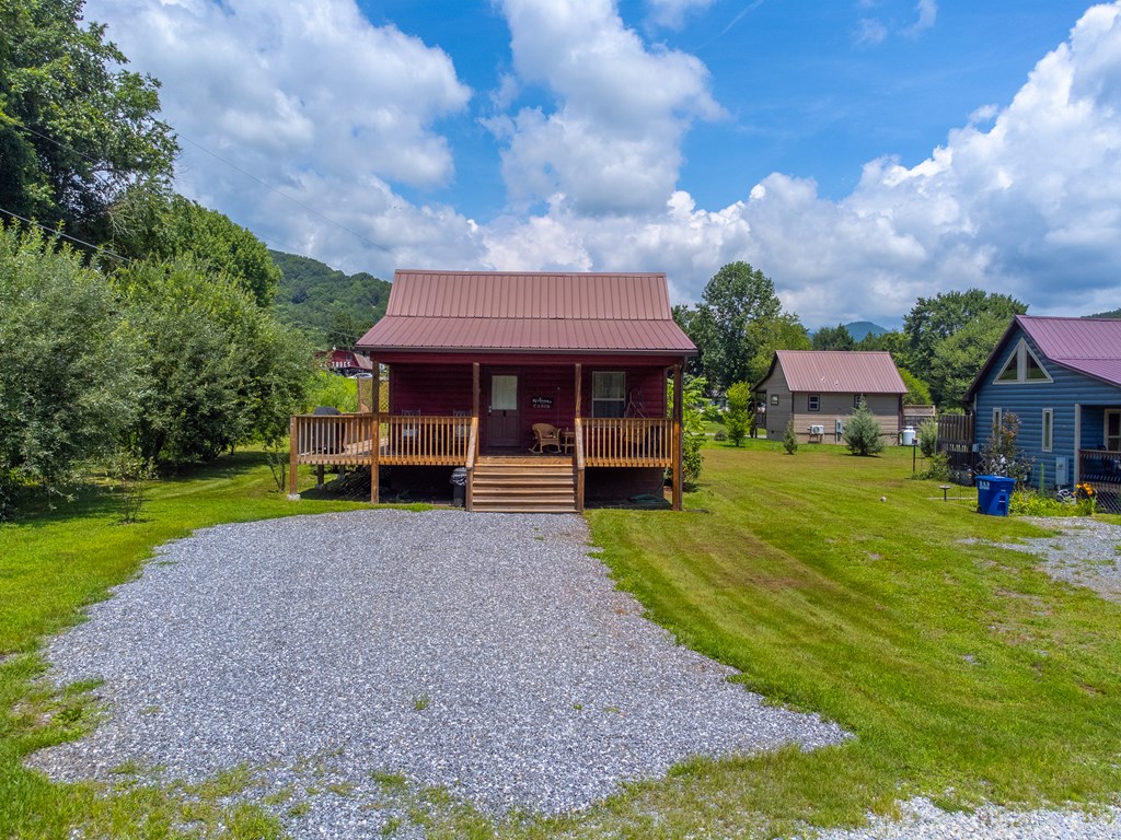 216 Toot Hollow Circle