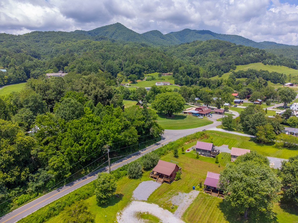 216 Toot Hollow Circle