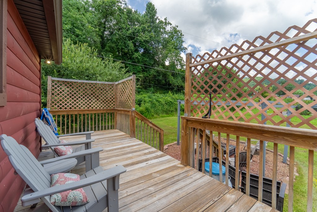 216 Toot Hollow Circle