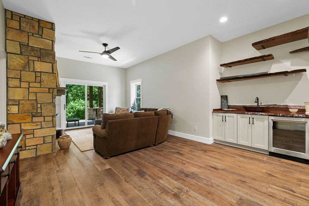 117 Amberleaf Way