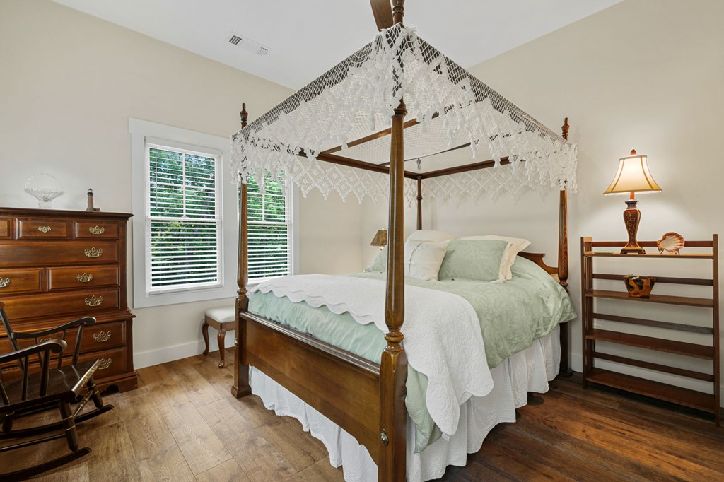 117 Amberleaf Way