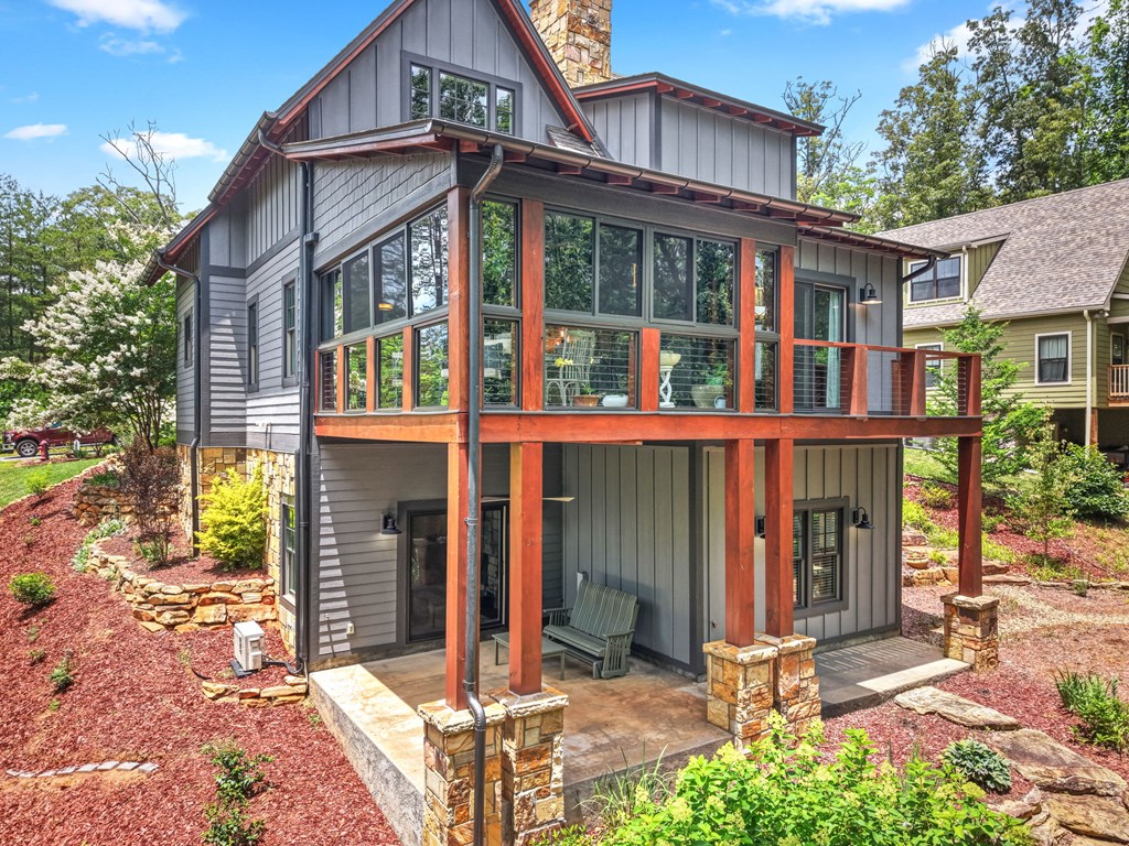 117 Amberleaf Way