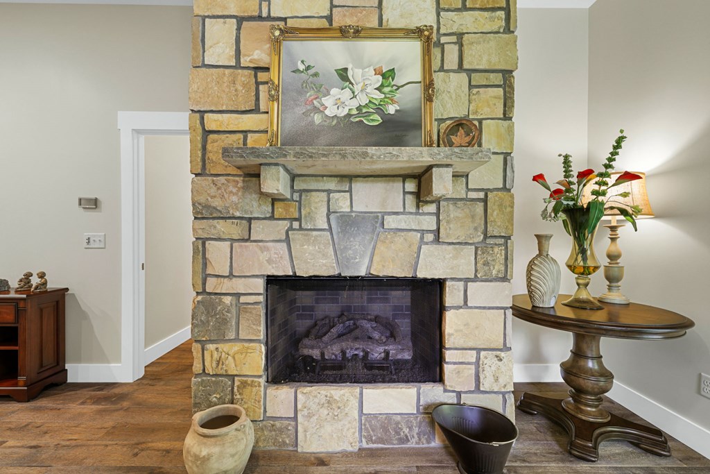 117 Amberleaf Way