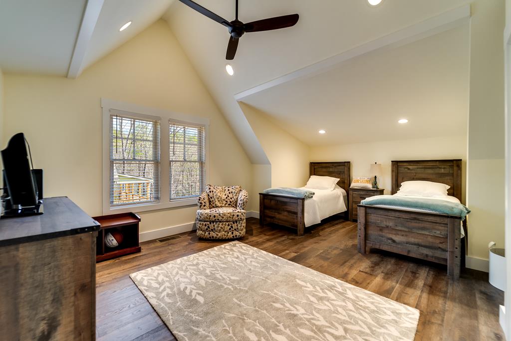 117 Amberleaf Way