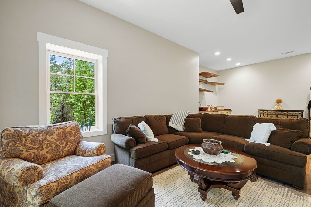 117 Amberleaf Way