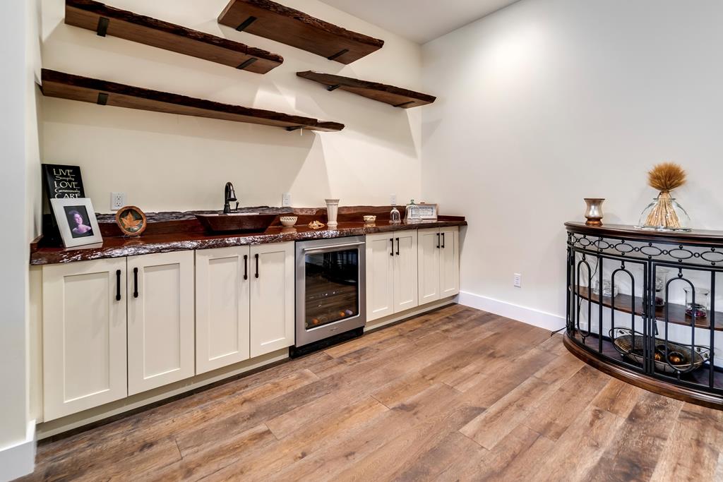 117 Amberleaf Way