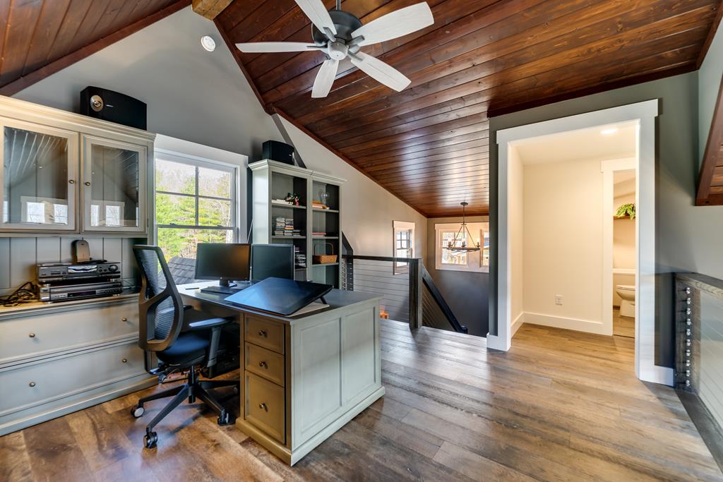 117 Amberleaf Way