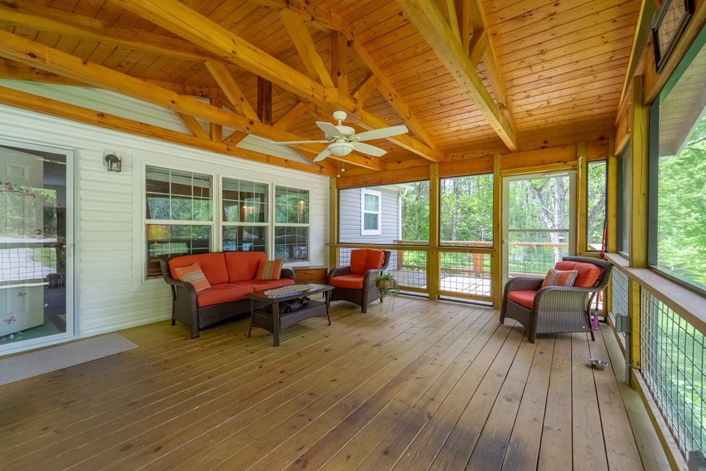 104/102 Pleasant Valley Lane