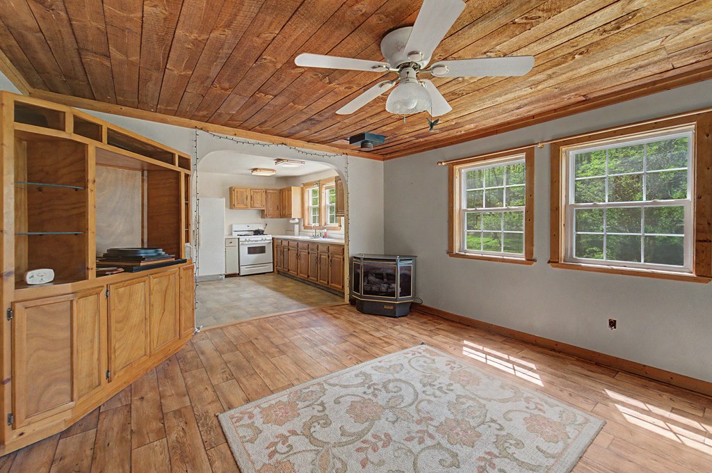 104/102 Pleasant Valley Lane