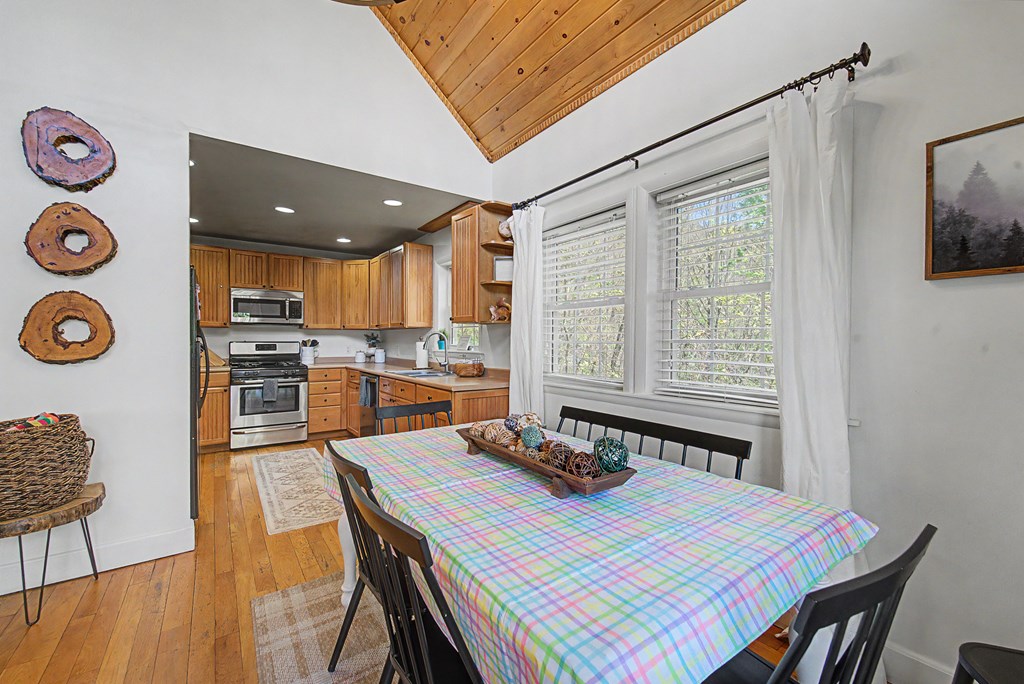 576 Grizzly Ridge