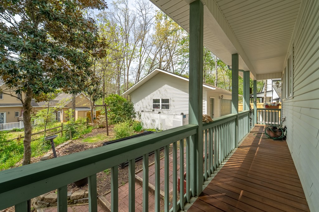218 Lakeshore Drive