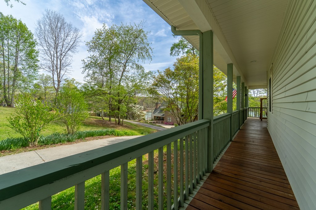 218 Lakeshore Drive