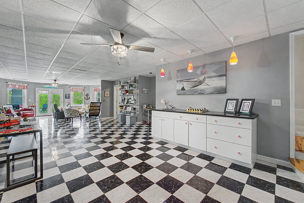 218 Lakeshore Drive
