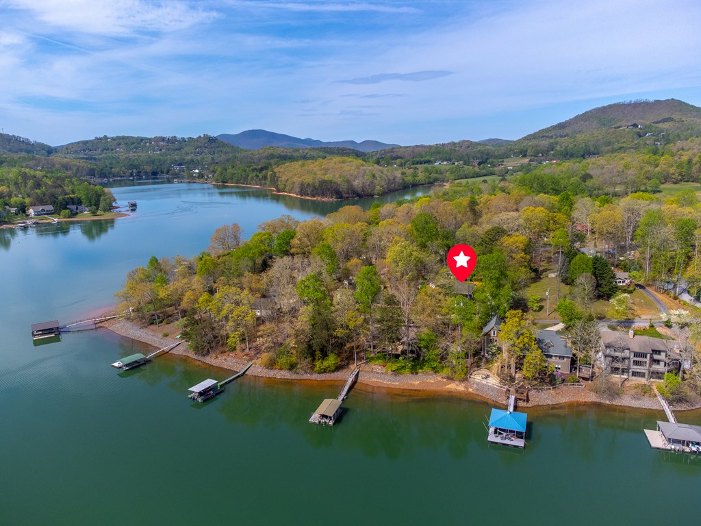 218 Lakeshore Drive