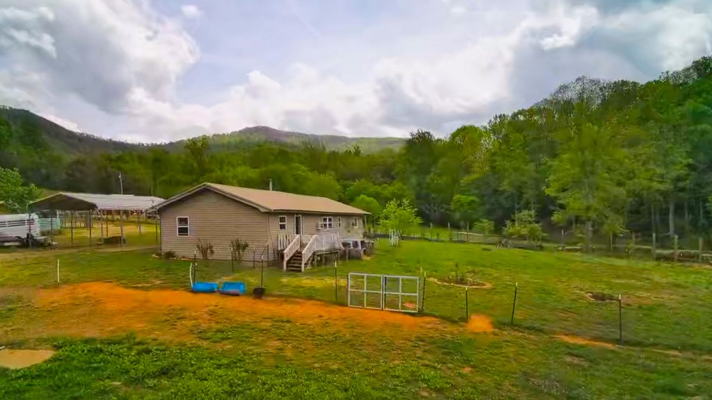 3325 Pack Mountain Road
