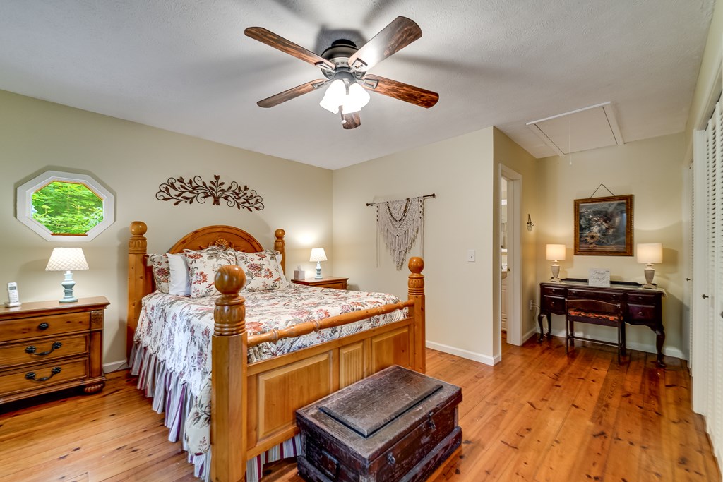 1504 Red Marble Road